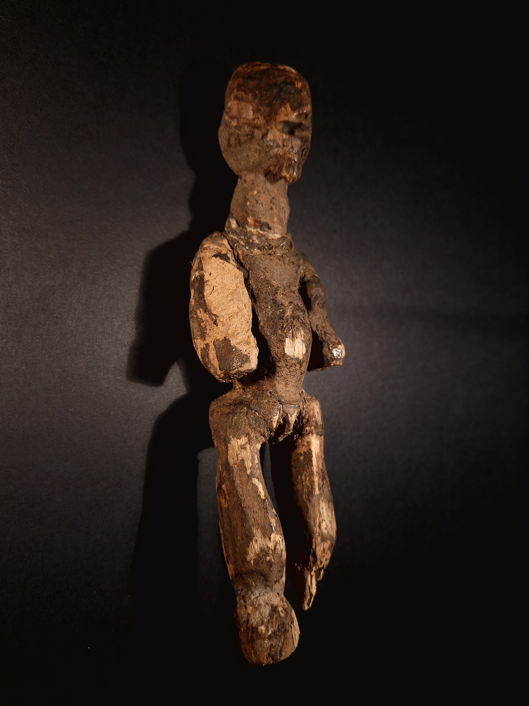Statuette érodée, probablement Chamba – Nigeria Statuette érodée, probablement Chamba – Nigeria
