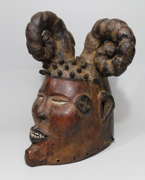 Nigéria. Magnifique masque cimier de danse Ejagham-Ekoï (129afr)
