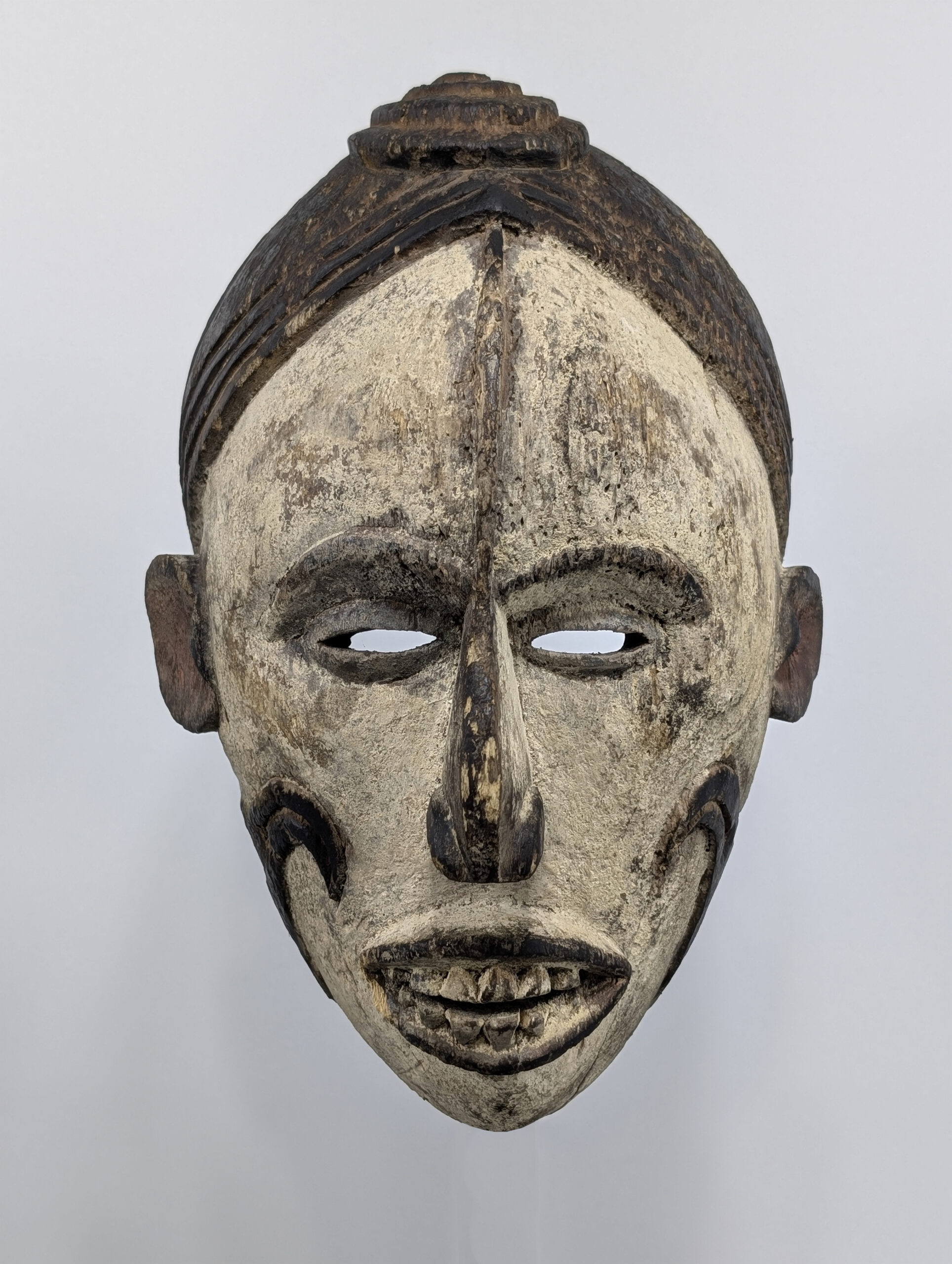 Masque blanc Igbo – Nigeria Masque blanc Igbo – Nigeria