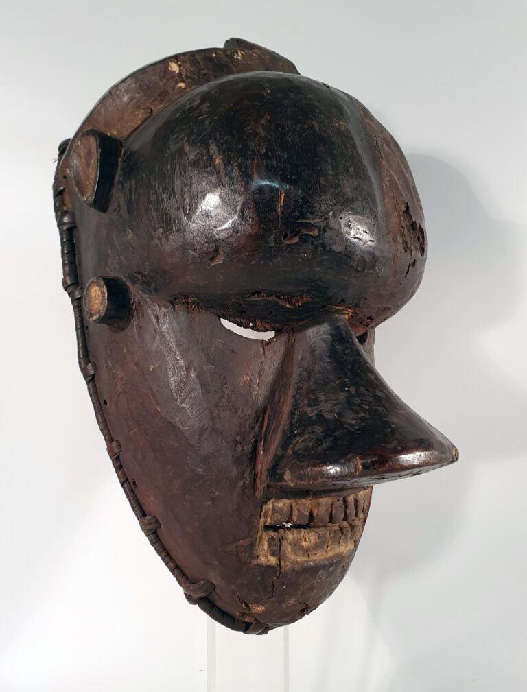 République Démocratique du Congo. Masque guerrier Salampasu (320afr)