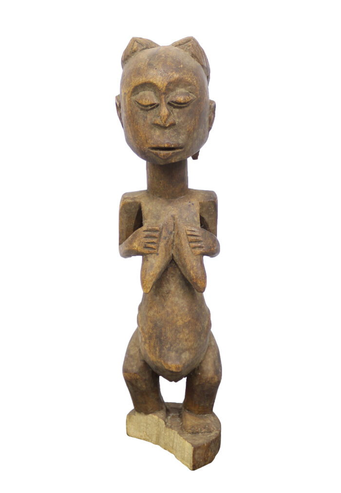 Statuette aux mains sur la poitrine – Mali