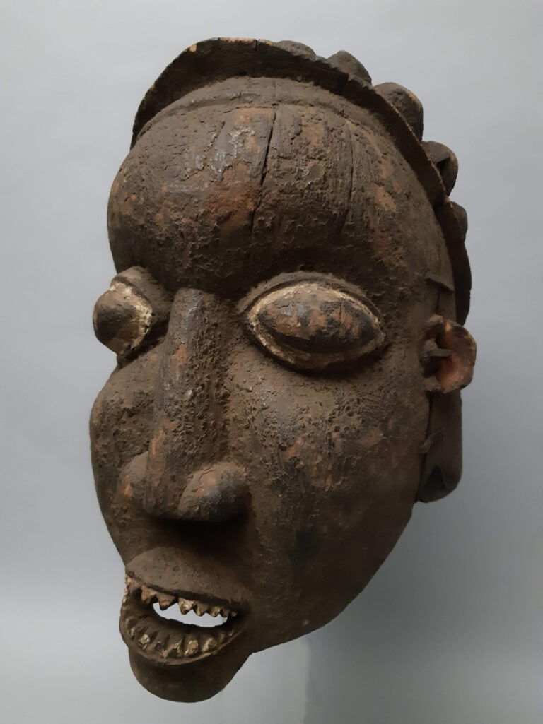 Cameroun. Masque Bangwa (387afr)