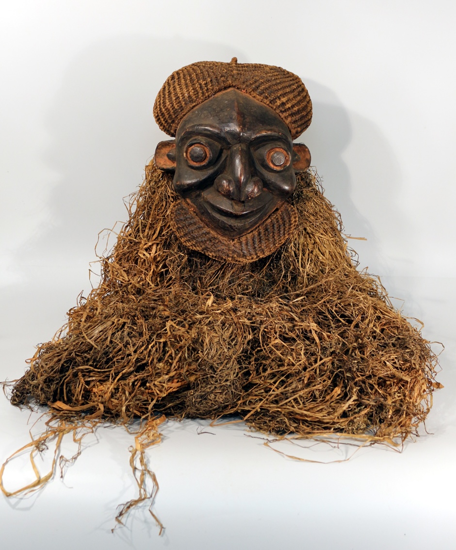 Important masque de danse Bamiléké – Cameroun Important masque de danse Bamiléké – Cameroun