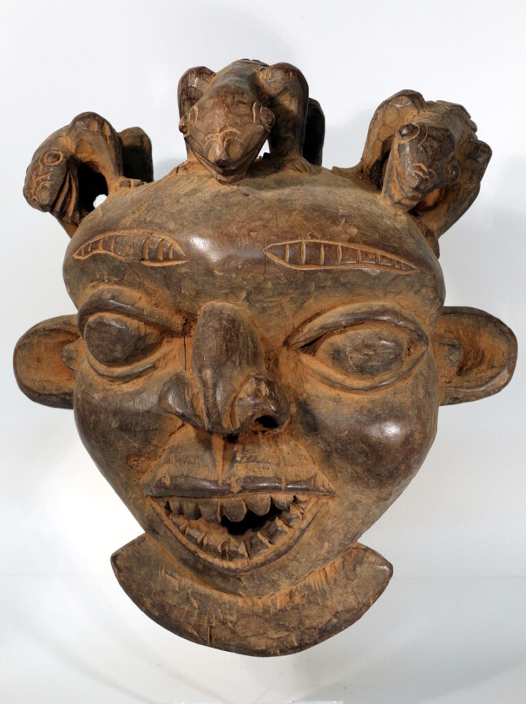 Cameroun. Masque de danse Bamum (433afr)