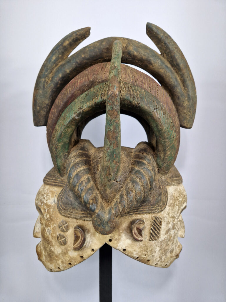 Nigéria. Cimier janus Igbo (63afr)